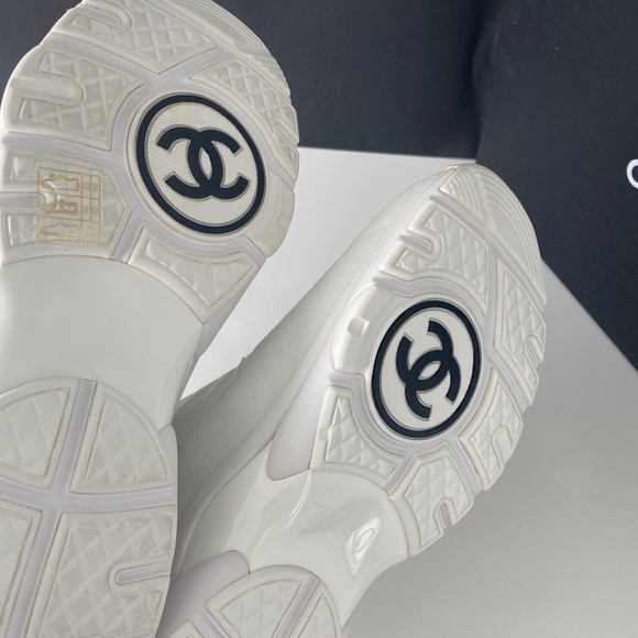 Chanel logo sneakers brand new from the boutique, size 37.5 - Picture 4 of 4